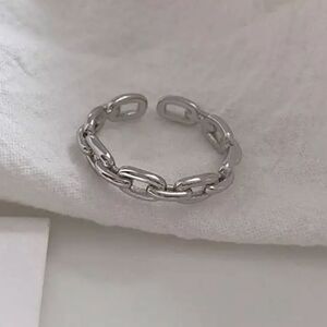 The Dainty Chain link Ring